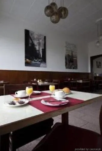 Des Pierrettes Motel