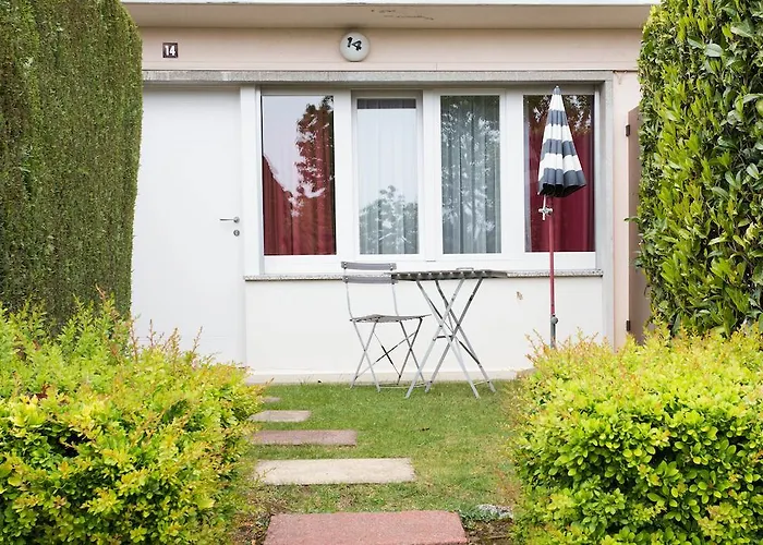 Des Pierrettes Motel