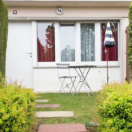 Des Pierrettes Motel